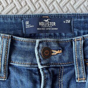 NWOT Hollister High-Rise Super Skinny Blue Jeans